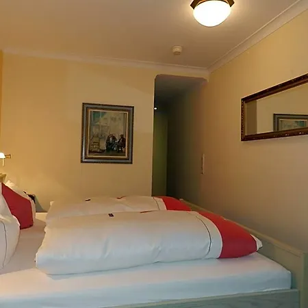 Loewen-weinstube Hotel