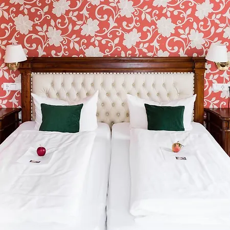 Hotel Loewen-weinstube 3*